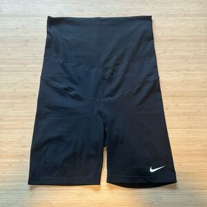 Nike - Maternity Bike Shorts - M